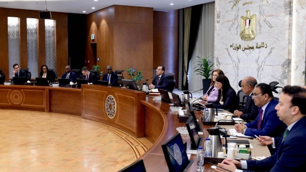 رئيس الوزراء يعقد اجتماعًا مع العضو المنتدب لمؤسسة التمويل الدولية بحضور نائب محافظ البنك المركزي