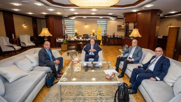 محافظ البنك المركزي يبحث الفرص الواعدة للإستثمار الأجنبي وسبل التعاون المشترك مع قيادات بنك «ABC»