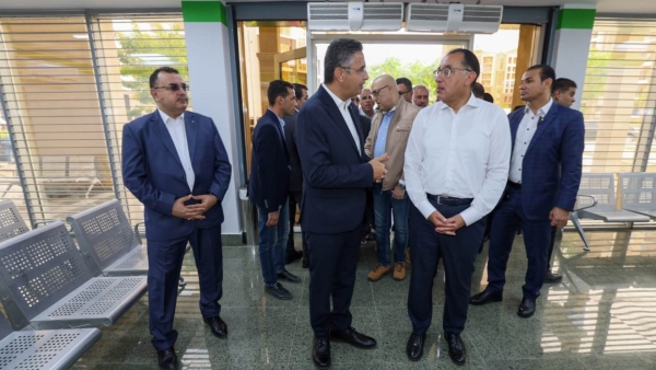 رئيس الوزراء يشهد تشغيل مكتب بريد الحي السكني «R3» بالعاصمة الإدارية الجديدة