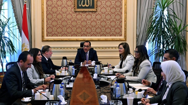 رئيس الوزراء يتابع موقف برنامج الطروحات الحكومية والإصلاحات الهيكلية بحضور محافظ المركزي