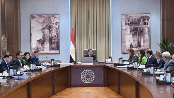 بحضور محافظ «المركزي».. رئيس الوزراء يستعرض جهود العمل على زيادة معدلات الاستثمار الأجنبي في مصر 