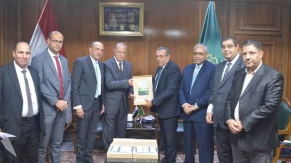 محافظ القليوبية يستقبل أعضاء البنك الزراعي المصري لتقديم الدعم  للأسر الأكثر احتياجاً