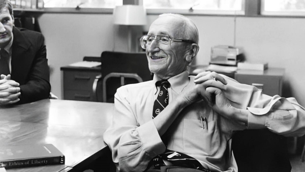 قطوف: فريدريك هايك أبو الليبرالية الحديثة