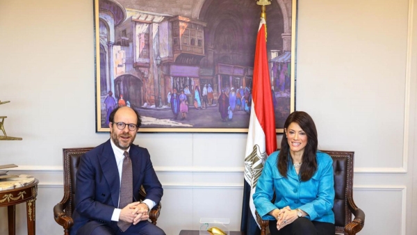 وزيرة التعاون الدولي تعقد جلسة مباحثات مع رئيس المركز الإقليمي لبنك الاستثمار الأوروبي