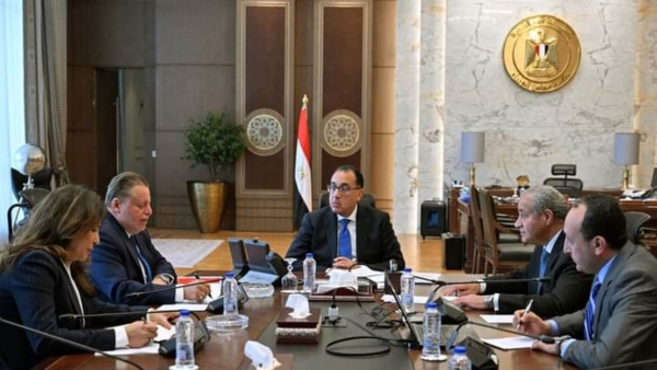 رئيس الوزراء ومحافظ «المركزي» يُتابعان جهود توفير السلع الأساسية والمكون الدولارى المطلوب لزيادة المعروض