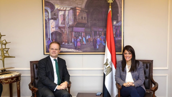 وزيرة التعاون الدولي تناقش مع السفير البريطاني تنفيذ برنامج تمويل سياسات التنمية