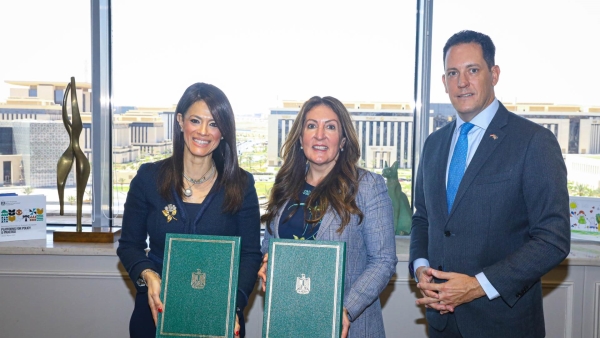 وزيرة التعاون توقع اتفاقيات 8 منح تنموية بقيمة 130 مليون دولار مع السفيرة الأمريكية