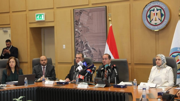 «المالية»: دعم المواد البترولية تجاوز 165 مليار جنيه.. والسلع التموينية ارتفع لأكثر من 133 ملياراً