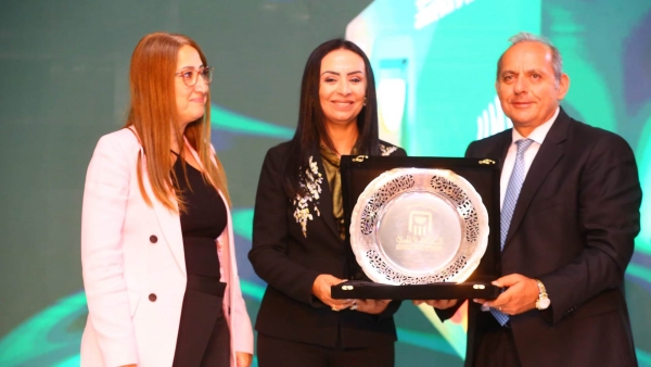 البنك الأهلي المصري يطلق أول بطاقة بخاصية تلامسية «Touch Card» للعملاء من ضعاف البصر