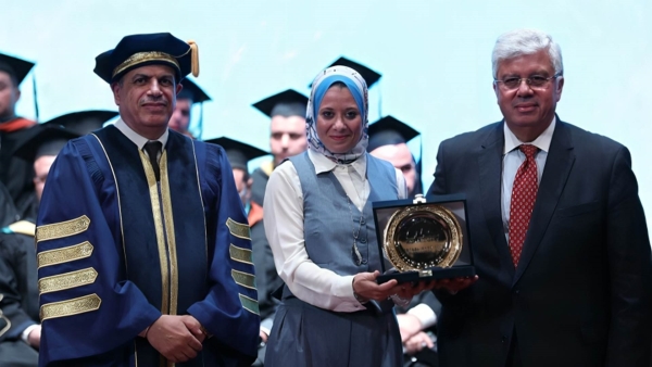 مدينة زويل للعلوم والتكنولوجيا تكرم البنك الأهلي الكويتي - مصر خلال حفل التخرج السنوي 2024