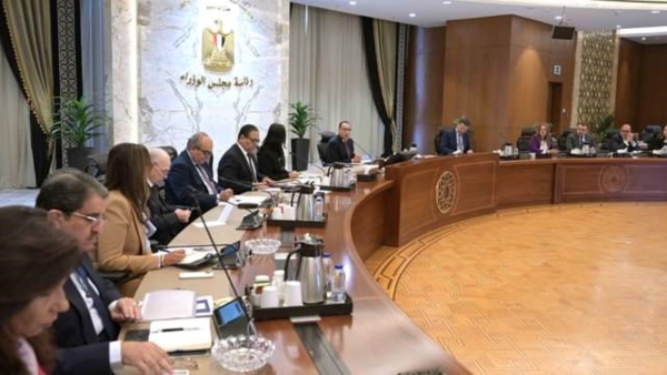 رئيس الوزراء يعقد اجتماعًا لمناقشة وضع المنظومة الشاملة للإقراض الصغير ومتناهي الصغر