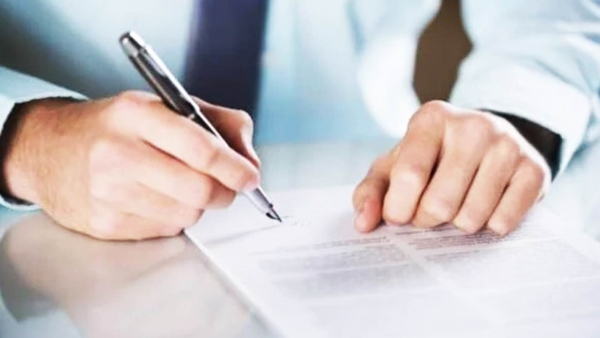 قاموس «First».. ما هي ضوابط تقديم خدمات السجل التجاري والشهر العقاري داخل فروع البنوك؟