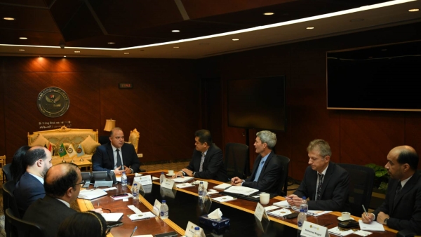 رئيس الرقابة المالية يلتقي ممثلي البنك الآسيوي للاستثمار في البنية التحتية لبحث سبل التعاون المشترك