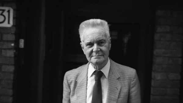 قطوف: جان تينبرجن.. أول اقتصادي يحصل على جائزة نوبل