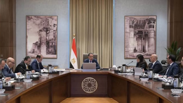 رئيس الوزراء يتابع الجهود والرؤية المستقبلية لجهاز تنمية المشروعات  المتوسطة والصغيرة ومتناهية الصغر
