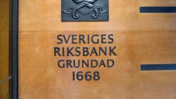 البنك المركزي السويدي يخفض الفائدة 25 نقطة أساس إلى 2.25%