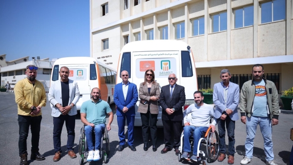 البنك الأهلي المصري يسلم مؤسسة الحسن لدمج القادرون بإختلاف أتوبيسات مجهزة لانتقالات ذوي الهمم