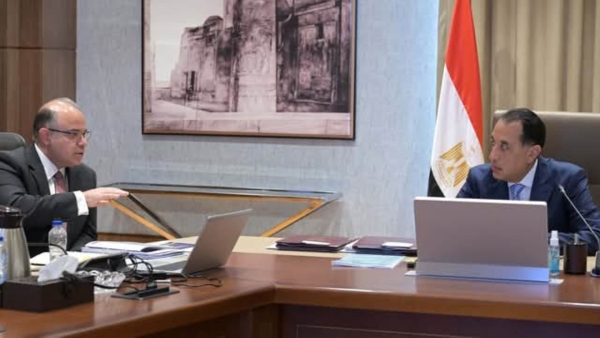 رئيس الوزراء يشيد بجهود هيئة الرقابة المالية في تطوير وتنمية القطاع المالي غير المصرفي