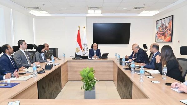 وزير الموارد المائية يلتقي المدير التنفيذي لمصر بمجموعة البنك الدولي لاستعراض مجالات التعاون المشترك بين الوزارة والبنك