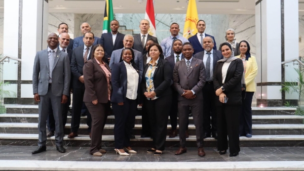 البنك المركزي يستضيف وفدًا من جنوب إفريقيا للتعرف على التجربة المصرية الرائدة في إنشاء وتشغيل دار الطباعة ومركز النقد