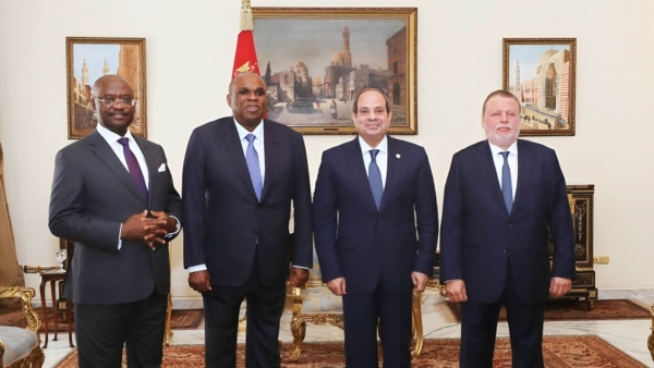 الرئيس السيسي يلتقي رئيس بنك التصدير والاستيراد الأفريقي الحالي والرئيس المرتقب للبنك بقصر الاتحادية