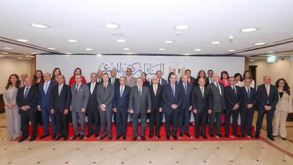 البنك الأهلي المصري يشارك في مبادرة «افتح حسابك في مصر» للمصريين العاملين بالخارج التي أطلقها البنك المركزي ووزارة الخارجية والهجرة