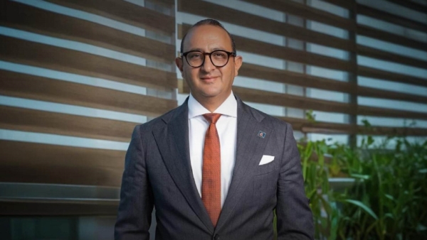 «EBank» يهنئ اللاعب عمر شريف لفوزه بذهبية التتابع المختلط في الهند