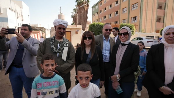 البنك الأهلي المصري يواصل دعمه لمبادرة «مصر في عيوننا» لمكافحة مسببات العمى وضعف الإبصار في قرى الصعيد