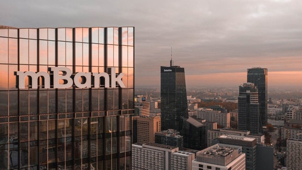 مؤسسات عملاقة: «mBank».. من بنك متخصص في التمويلات الخارجية إلى أول بنك رقمي في بولندا