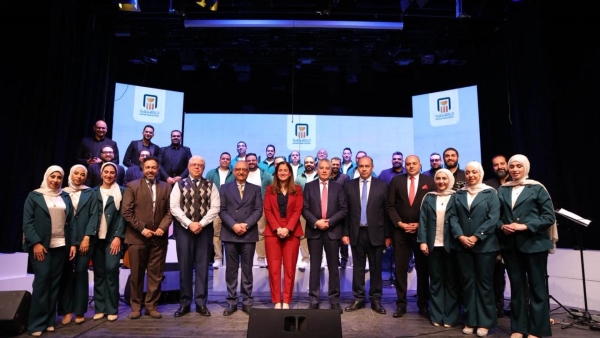 للسنة الثالثة.. البنك الأهلي المصري يحتفل بإبداعات موظفيه في معرض «ابدع وإحنا معاك 2025»