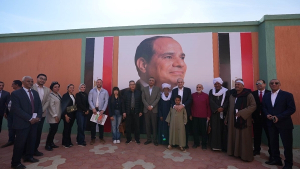 البنك الأهلي المصري يسلم عددًا من البيوت والمشروعات الصغيرة للمستفيدين بمحافظة أسوان