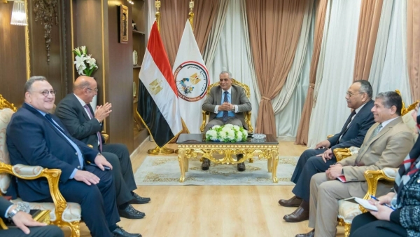 وزير الدولة للإنتاج الحربي يستقبل وفد من البنك العقاري المصري العربي لبحث أوجه التعاون المشترك