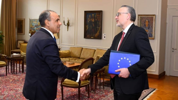 وزير الخارجية يستقبل وفد من البنك الأوروبي للاستثمار لمناقشة التداعيات الاقتصادية للتصعيد العسكرى في المنطقة